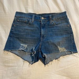 Levi’s size 27 shorts